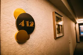 He Wang Hotel - Image 3
