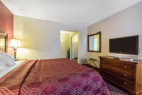 Greenstay Hotel Joplin Missouri - Image 4