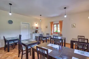 Green Lakes House - Image 2