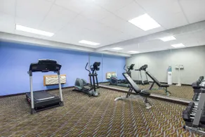 Super 8 by Wyndham Beloit WI - Image 3