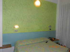 Senior - Image 4