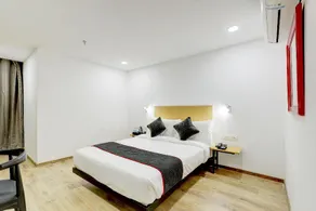 OYO Townhouse 190 Rajyash Rise Vishala Circle - Image 5