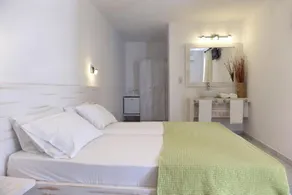Porto Naoussa Hotel - Image 2