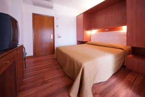 Hotel President - Image 2