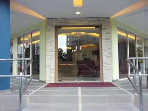 Sri Mutiara Hotel - Image 2