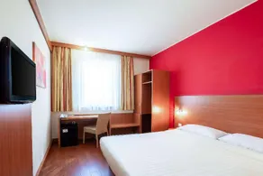 City Hotel Budapest - Image 3