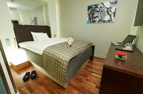 GLO Hotel Airport - Image 5