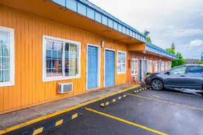 Royal Gateway Motel By OYO - Image 2