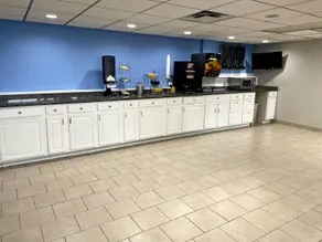 Days Inn by Wyndham Fort Wright Cincinnati Area - Image 3