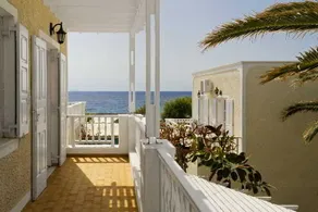 Dolphins Apartments - Image 2