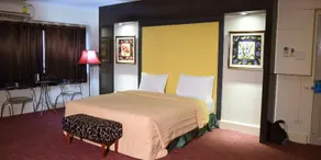 The Canal Hotel - Image 2