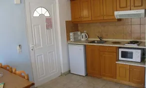 Alexis Pool Apartments - Image 4