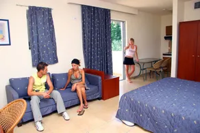 Olgas Paradise Apartments - Image 2