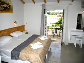 Cavos Beach House - Image 5