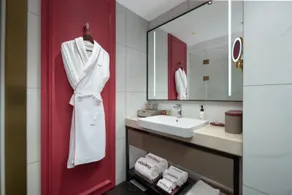 Mövenpick by Accor Binjiang Nanjing - Image 4