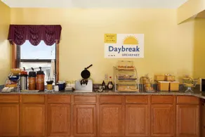 Days Inn by Wyndham Wichita West Near Airport - Image 2