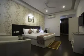 Hotel Central Park - Image 2