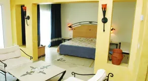 Hotel Yasmine Beach - Image 2