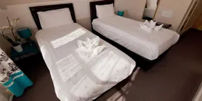 Mstay Russell Court Hotel - Image 2