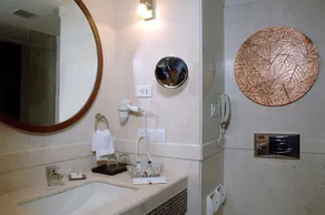 The Metropole Hotel - Image 5