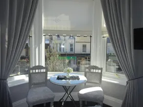 Elmswood Guest House - Image 5
