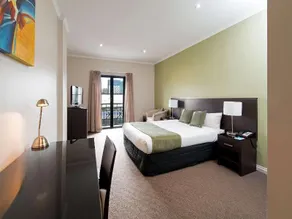Frome Apartments - Image 5