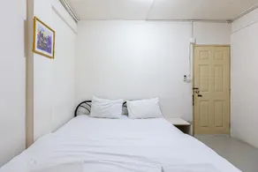 Freesia Saladaeng Silom Apartment - Image 4