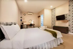 Majestic View Hotel - Image 4