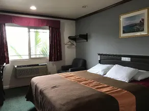Starlight Inn Canoga Park - Image 3
