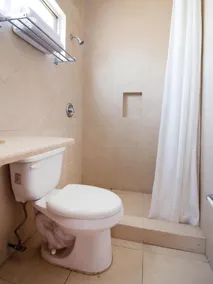 OYO Hotel Santiago Plaza - Image 5