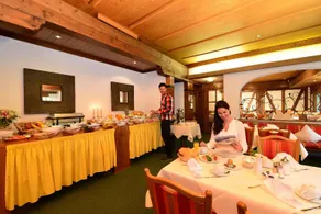 Sport- & Familienhotel Riezlern - Image 2