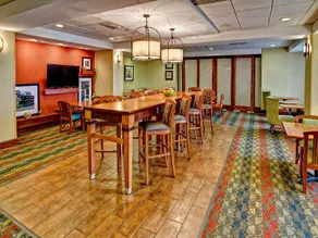 Hampton Inn Greenville - Image 3