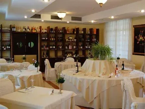 Hotel President - Image 5