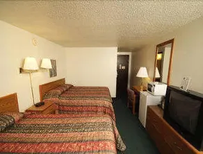 Travelodge by Wyndham Yankton - Image 4