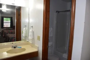 Elkins Economy Inn - Image 2