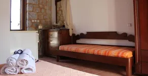 Lalloudes Seaside Accommodation - Image 4