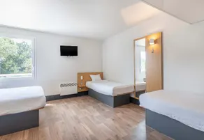 B&B HOTEL Marseille Aéroport Saint-Victoret - Image 2