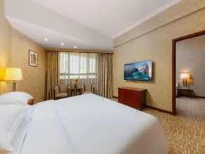 Century Plaza Hotel - Image 2