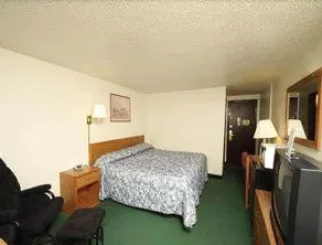 Travelodge by Wyndham Yankton - Image 5