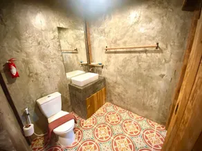 Kirina Retro House - Image 2
