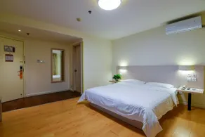 Jingcheng Business Hotel (Beijing Shilihe Metro Station) - Image 2