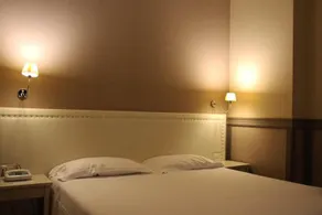 Dnb House Hotel - Image 5