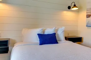 Bedtime Inn & Suites - Image 5