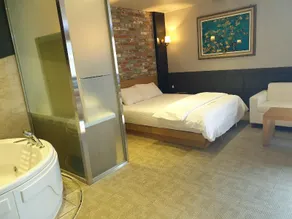 Khan Hotel - Image 2