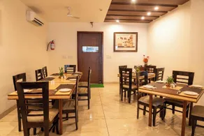 Hotel Raj Plaza - Image 4
