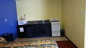 Relax Inn Motel - Image 3