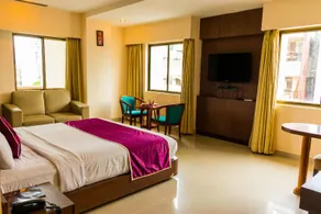 The Contour Hotel - Image 2