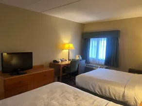 SureStay Plus Hotel by Best Western Smithfield - Image 4