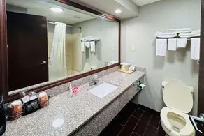 Quality Inn And Suites Centerville - Image 5