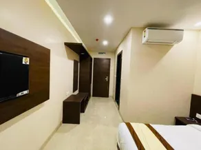 Fabhotel Vertigo Suite - Image 2